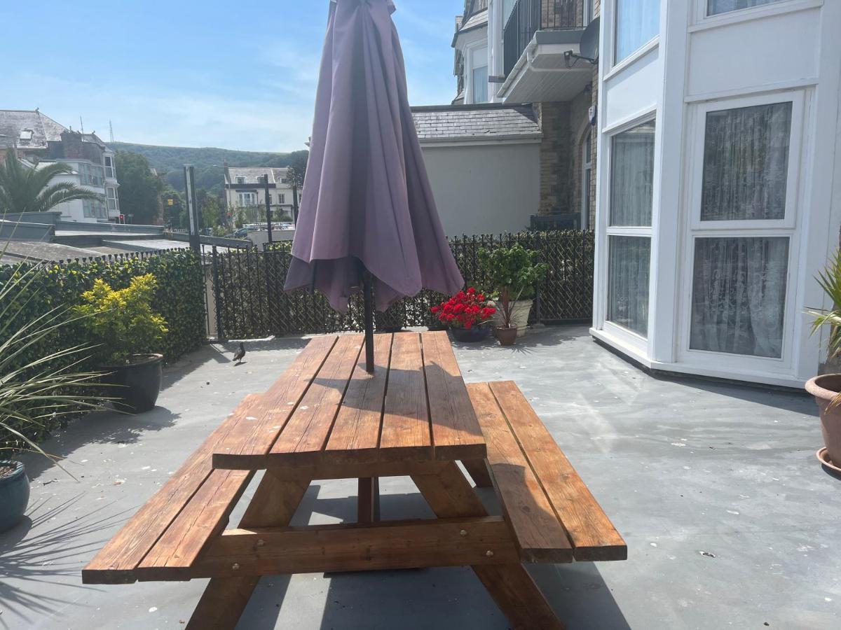 Beautiful Apartment,No 1, With Parking Ilfracombe Exteriör bild