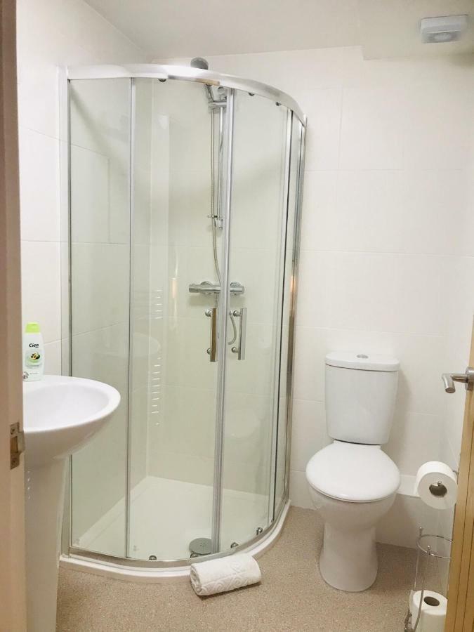 Beautiful Apartment,No 1, With Parking Ilfracombe Exteriör bild