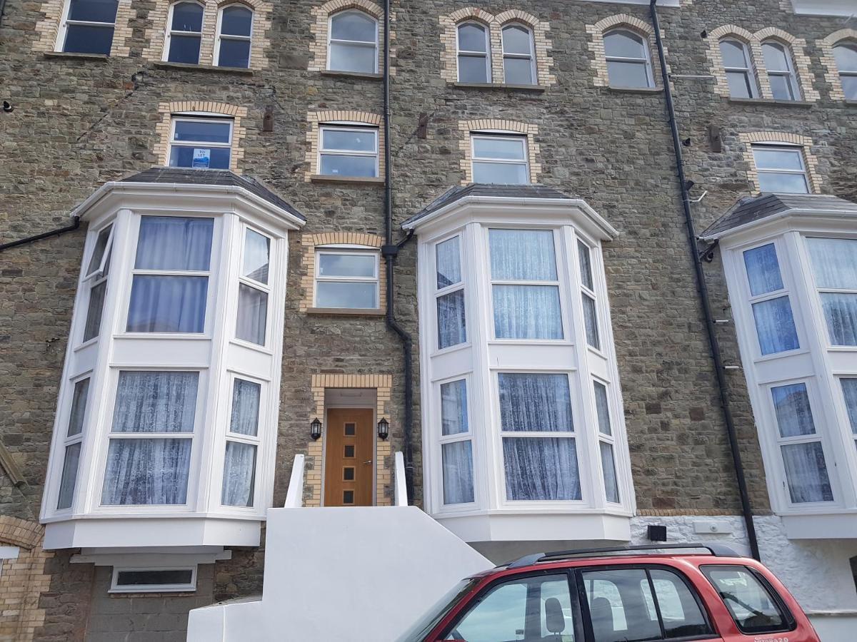 Beautiful Apartment,No 1, With Parking Ilfracombe Exteriör bild