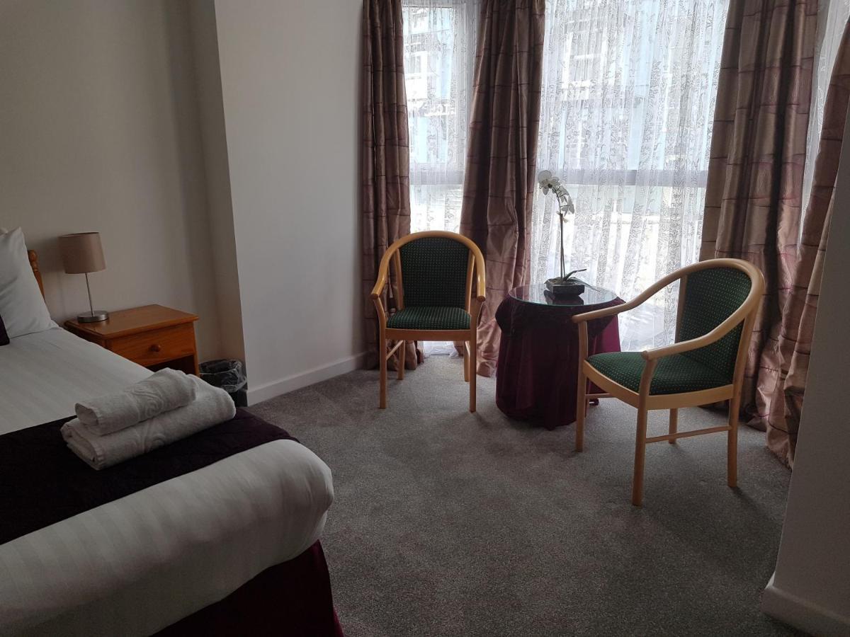 Beautiful Apartment,No 1, With Parking Ilfracombe Exteriör bild